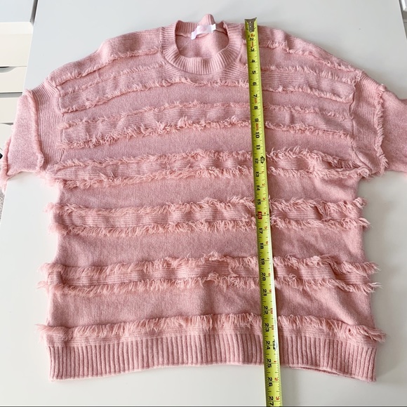 Knitted belle crew neck fringe sweater pink size small - Picture 6 of 8